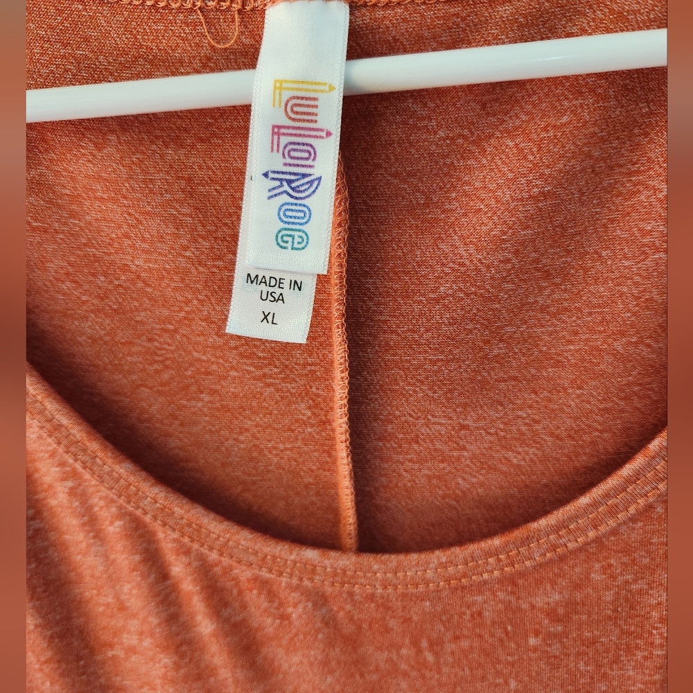 LuLaRoe XL Perfect tee, heathered orange/melon Flattering Spring Color Easter - Picture 2 of 5